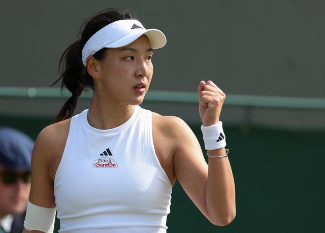 1726029067487098966.jpg (体育)(9)网球——温网:王欣瑜首进女单16强XxjpseC007019_20240707_PEPFN0A001.jpg