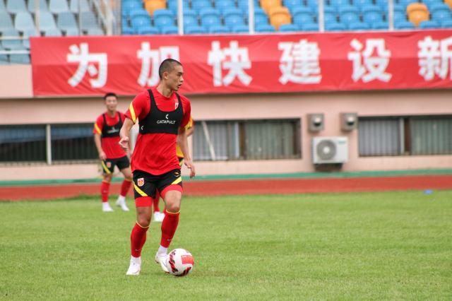 mk体育-刘若钒归来首日训练主动要球权 扬科维奇巧妙授课